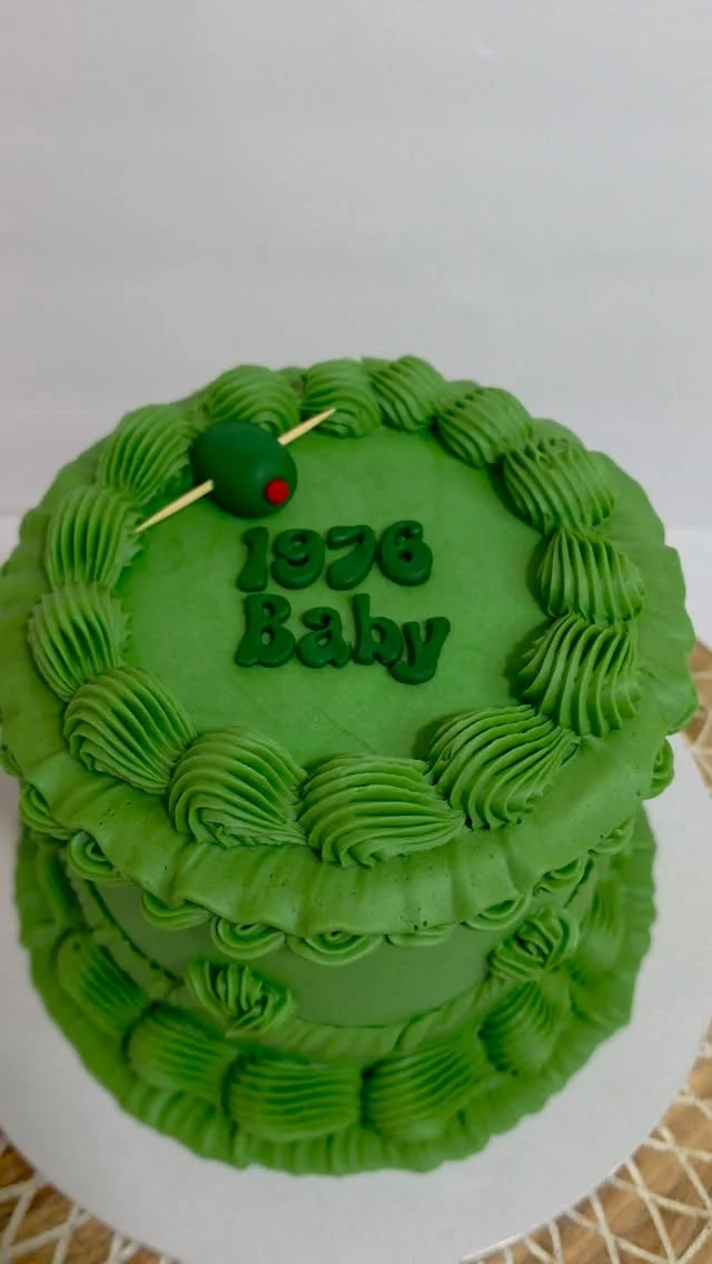 Turning 50 never looked this good 🎂✨
Created this custom beauty with layers of pistachio cake + rich dark chocolate ganache 💚🍫 — exactly the design she envisioned for her fiancé.
Safe to say… it was made with love and devoured with even more 💫
.
.
.
.
.
.
.
.
.
.
#50AndFabulous #smallbusiness #ZnLbakes #homebaker #westfordMAbaker