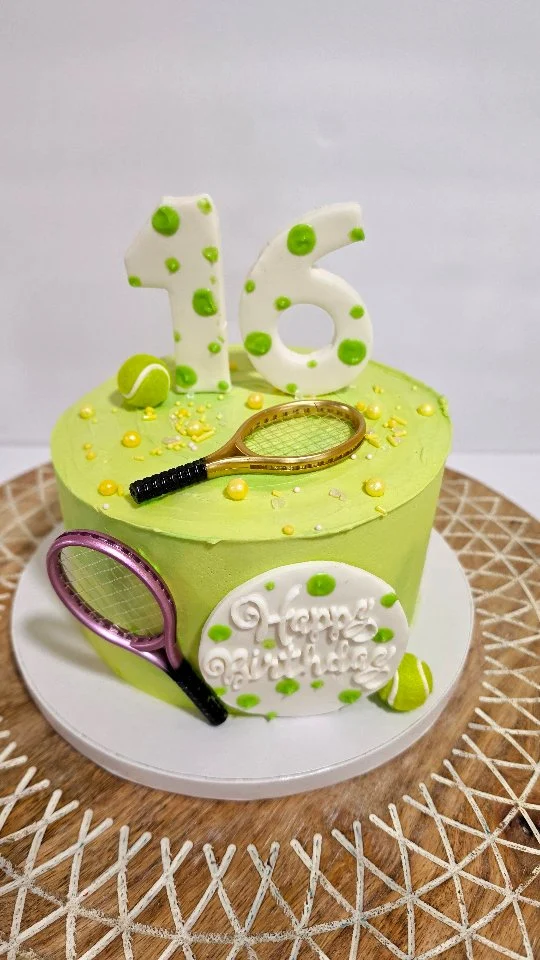 Sweet 16 for our beloved Sai 🎾💛
Made this special tennis-themed cake just for her big day—and she absolutely loved it!
A little peek inside: soft vanilla cake layered with tangy lemon curd 🍋✨
Game, set, match… to the birthday girl! 🎉🎂
.
.
.
.
.
.
.
.
.
.