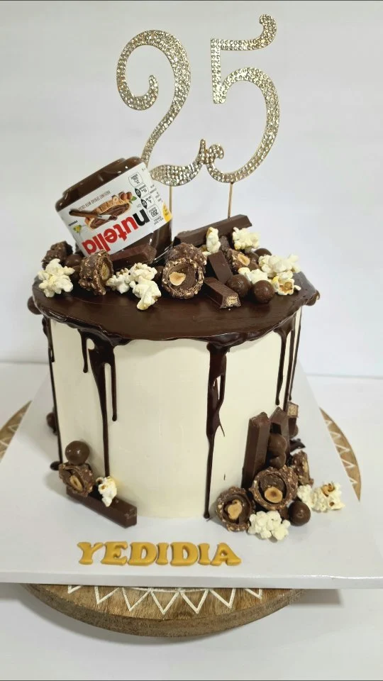 Chocolate dreams came true with this loaded marble beauty 🍫✨
Made this rich, decadent marble cake for a special 25th birthday—and let’s just say it disappeared fast 😍
When the client says they loved the look, the taste, and EVERYTHING… that’s the real icing on the cake 🎂💖
.
.
.
.
.
#smallbusiness #ZnLbakes #homebaker #westfordMAbaker #marblecake