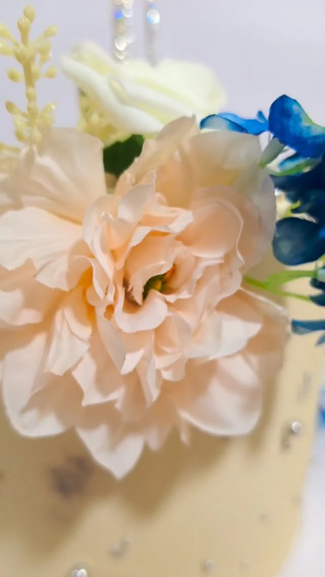 50 years of memories, milestones, and love… deserved a cake just as special ✨🤍

A soft vanilla cake filled with pineapple & cream — beautiful on the outside, unforgettable on the inside.
The best compliment? Everyone kept talking about the taste long after the candles were blown out 🥹

Creating cakes for life’s big moments will always be my favorite part.
.
.
.
.
.
.
.
.
.
.
#smallbusiness #ZnLbakes #homebaker #50thbirthdaycake #indianfusioncake