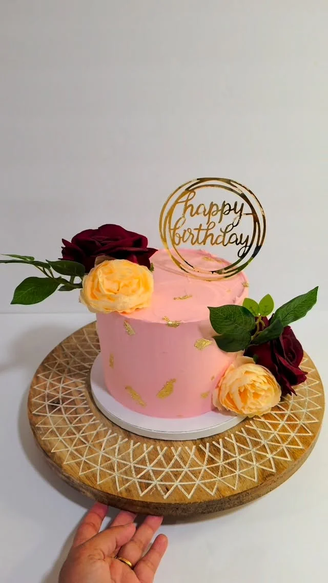A cake ordered by a daughter for her mom's birthday!❤️
Inside is a chocolate cake layered with raspberry jam—one of my favorite flavor combinations!
On a different note, I know I've been a little irregular in posting lately. Between baking, work, family, gardening, and a hundred other things, finding time to edit photos and create posts hasn't been easy. And now that summer is here and my daughter's school is out, our days are packed with activities and adventures.
Living in New England means summer feels way too short, so we're trying to make the most of every sunny day while it lasts. ☀️
I hope you're enjoying your summer too and making lots of wonderful memories!
.
.
.
.
.
.
.
.
.
.
#smallbusiness #ZnLbakes #homebaker #egglesscake #chocolatecake